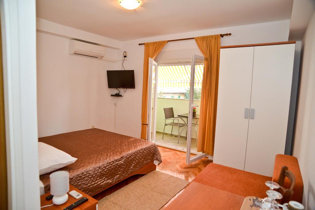 El Mirador Rooms With Balcony ซาดาร์ ภายนอก รูปภาพ