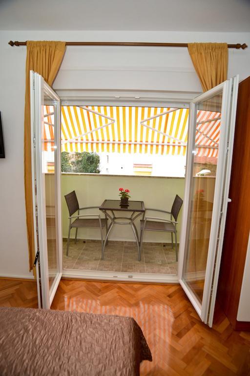 El Mirador Rooms With Balcony ซาดาร์ ภายนอก รูปภาพ