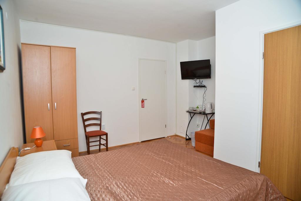 El Mirador Rooms With Balcony ซาดาร์ ห้อง รูปภาพ